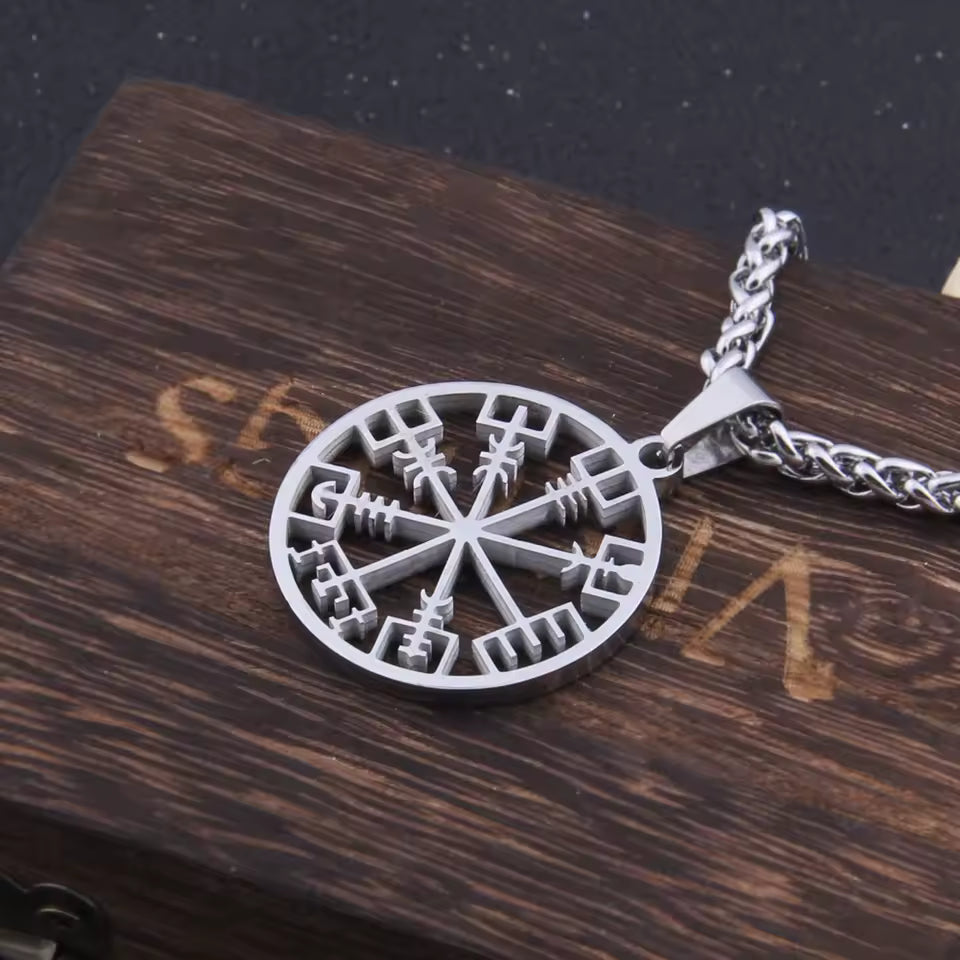 Ateloriac Pendant: Vegvísir