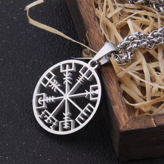 Ateloriac Pendant: Vegvísir