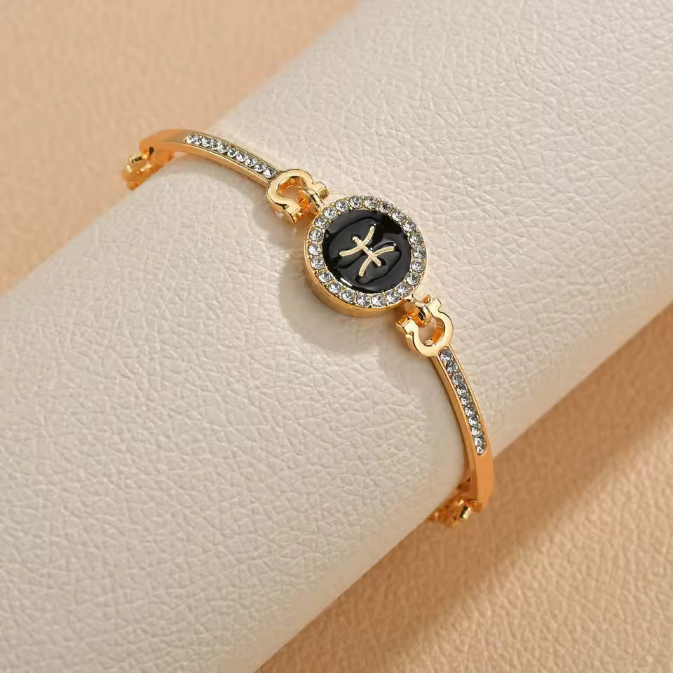 Ateloriac Bracelet: Star Chic
